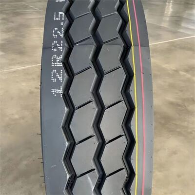 Okres gwarancji 3 lata lub 120 opon do samochodów ciężarowych i autobusów, odpowiednich na różne warunki pogodowe, zapewniających wydajność i bezpieczeństwo