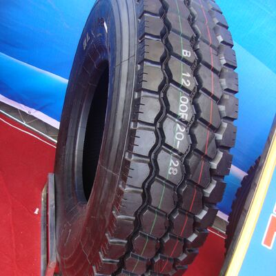 Okres gwarancji 3 lata lub 120 opon do samochodów ciężarowych i autobusów, odpowiednich na różne warunki pogodowe, zapewniających wydajność i bezpieczeństwo